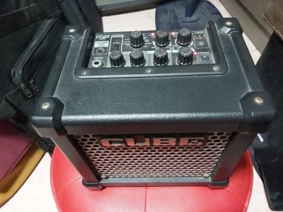 Roland Micro Cube GX.jpg