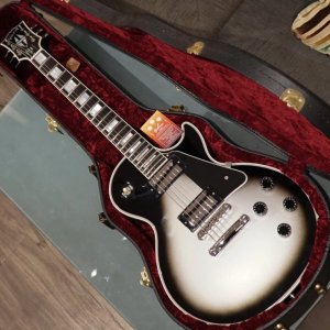 (USED) 2008 GIBSON CUSTOM SHOP LES PAUL CUSTOM SILVERBURST-1C.jpg