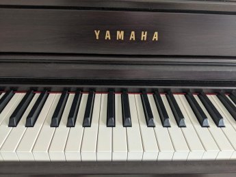 yamaha_clavinova_clp745_keys.jpg