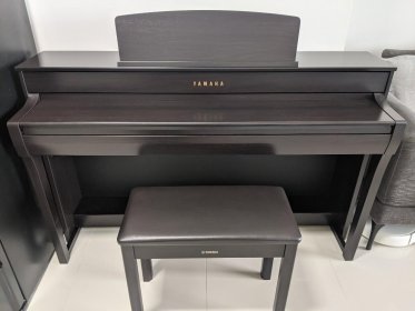 yamaha_clavinova_clp745_closed.jpg