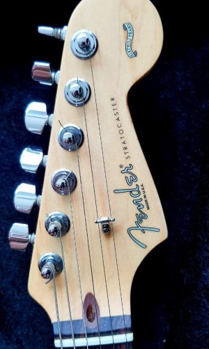 fender_stratocaster_mia_60th_anniversary_1564207512_b53102d7_progressive.jpg