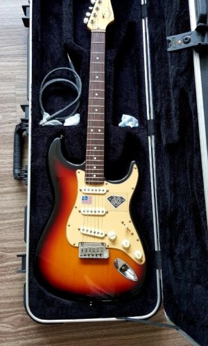 fender_stratocaster_mia_60th_anniversary_1564207511_d4fa108b_progressive.jpg