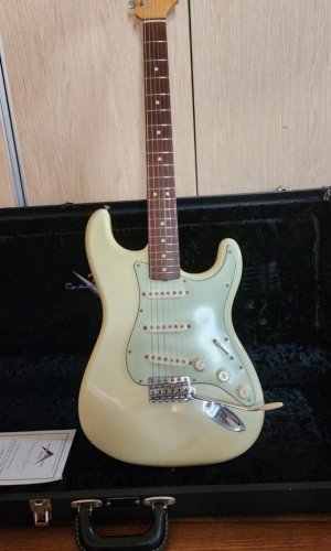 masterbuilt_fender_custom_shop_1667710286_28a17152_progressive.jpg