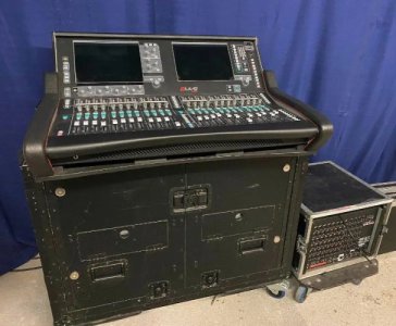 Allen & Heath dLive C3500   CDM48 Surface  1.jpg