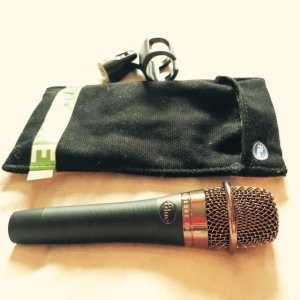 bn_blue_encore_200_active_dynamic_microphone_1433672929_e91cecdf.jpg