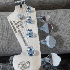 sx_jazz_bass_3tone_sunburst_color_upgraded_1433904599_f2df7ed7.jpg