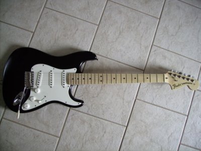 60AnniFenderStratmaple.jpg