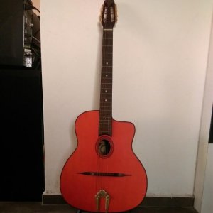 j__d_gypsy_jazz_guitar_model_ss20_1433290445_039b6a48.jpg