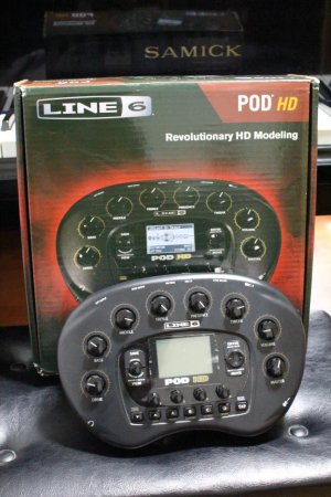 Pod hd with box small.jpg Pod hd with box small.jpg