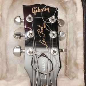 headstock les paul.jpg headstock les paul.jpg