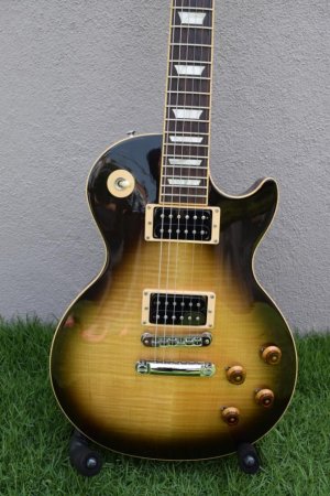 LP USA Slash Std Vintage Burst 2008 (3).jpg