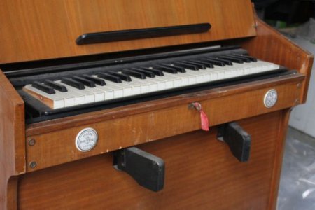 harmonium 2.jpg