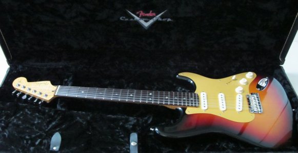 Fender CS Classic Player Strat 2006.JPG Fender CS Classic Player Strat 2006.JPG