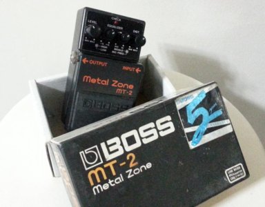 BOSS MT-2_01.jpg