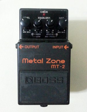 BOSS MT-2_02.jpg