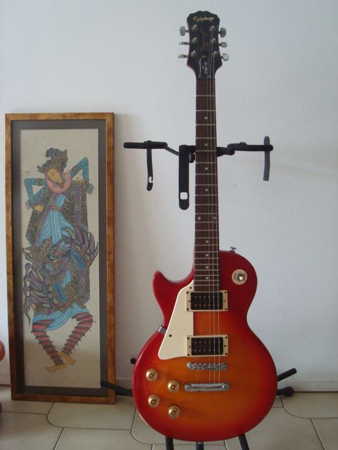 Epiphone-LP-100-left-handed-guitar.jpg