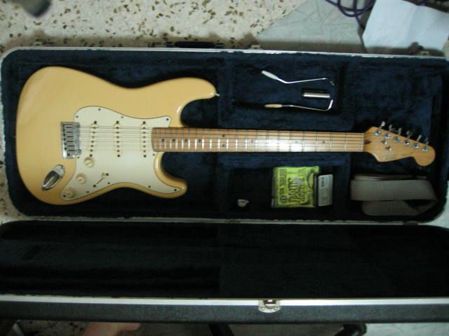 1980s_am_fender_contemporar.JPG