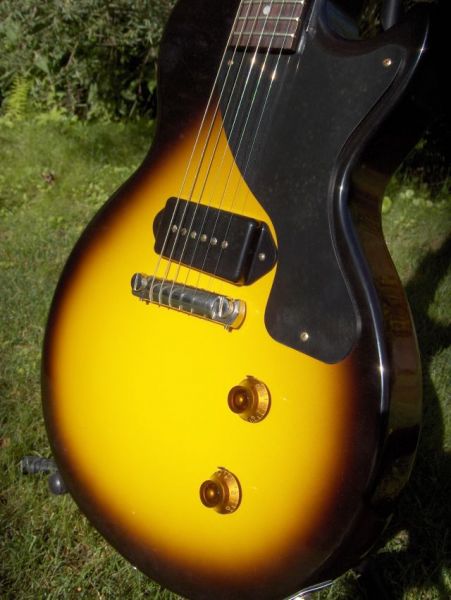 normal_Guitars_032.jpg