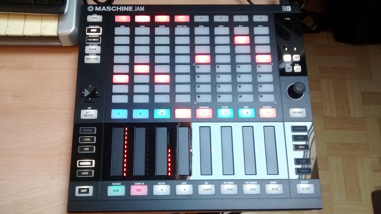 native-instruments-maschine-jam-1668995.jpg