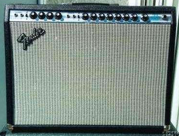 1970s-fender-twin-reverb-guitar-amp-silverface.jpg