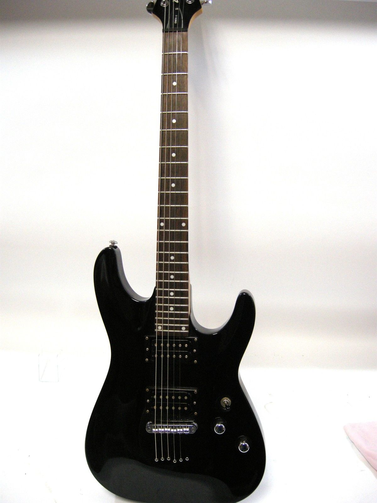 schecter-omen61.jpg