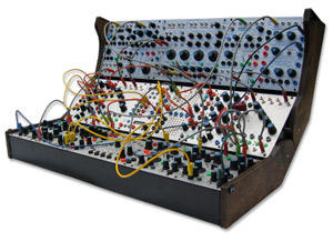 200e-modular-synth.jpg
