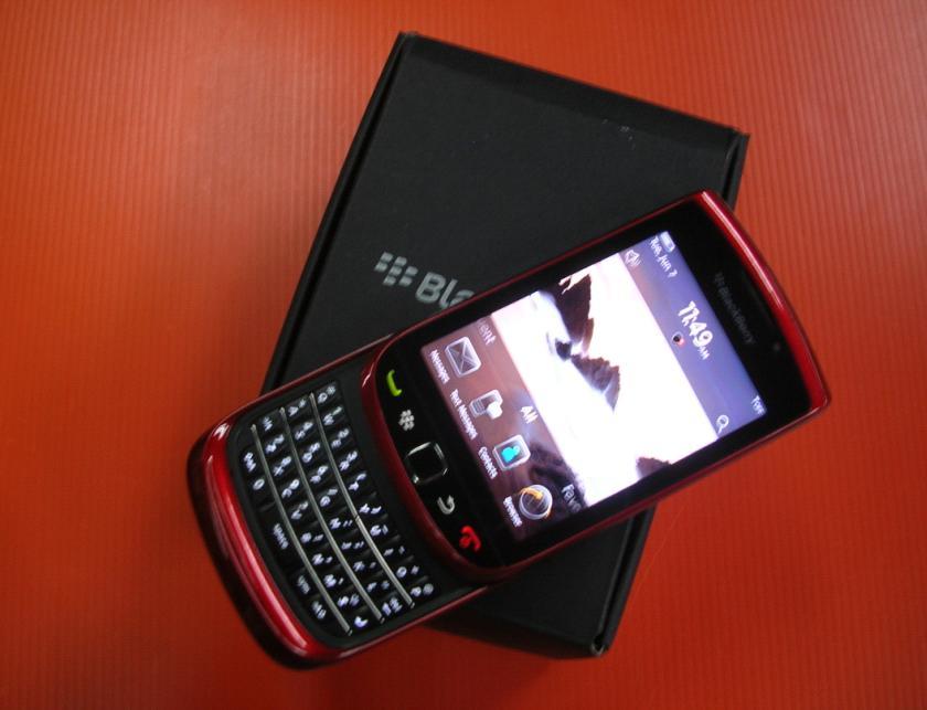 blackberry-torch-red-brightstar-rm1399-fullbox-1106-07-ETRADE2U@6.jpg