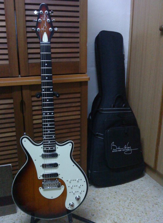 Brian+May+GTR.jpg