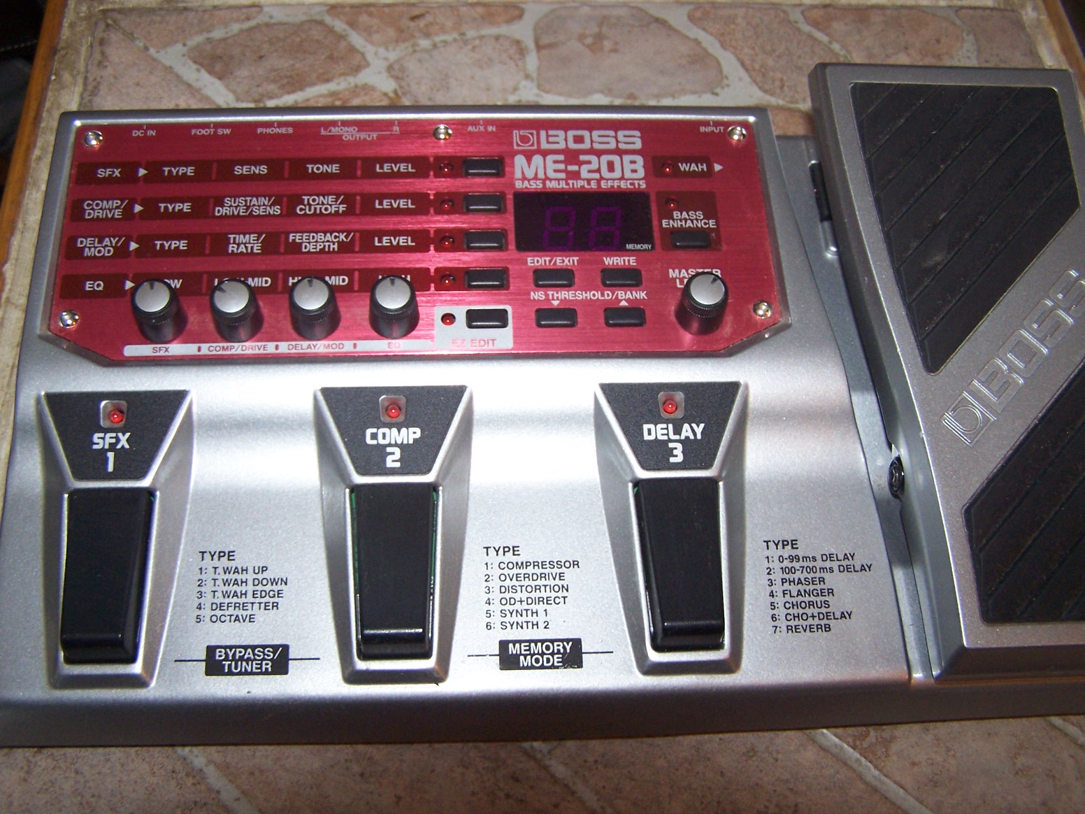 boss-me-20b-424815.jpg