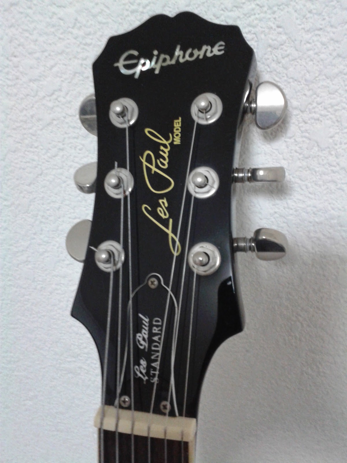 Epi+Les+Paul+-+Headstock+Front.jpg