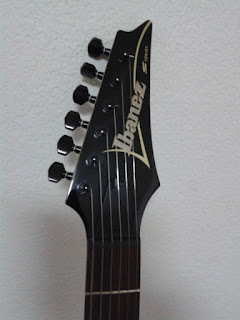 Headstock.jpg