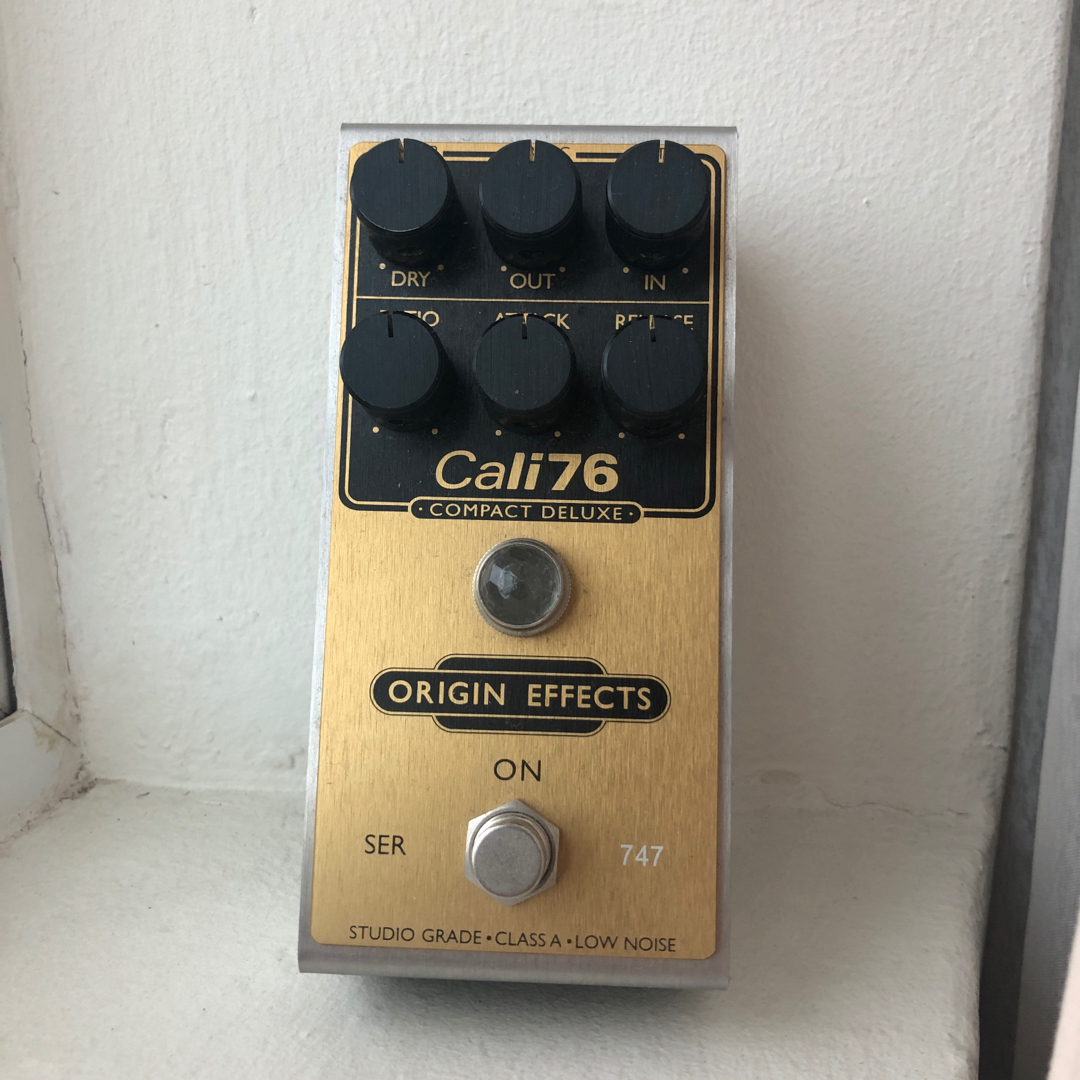 limited_edition_gold_origin_effects_cali_76_compact_deluxe_1559558798_25ca138a.jpg