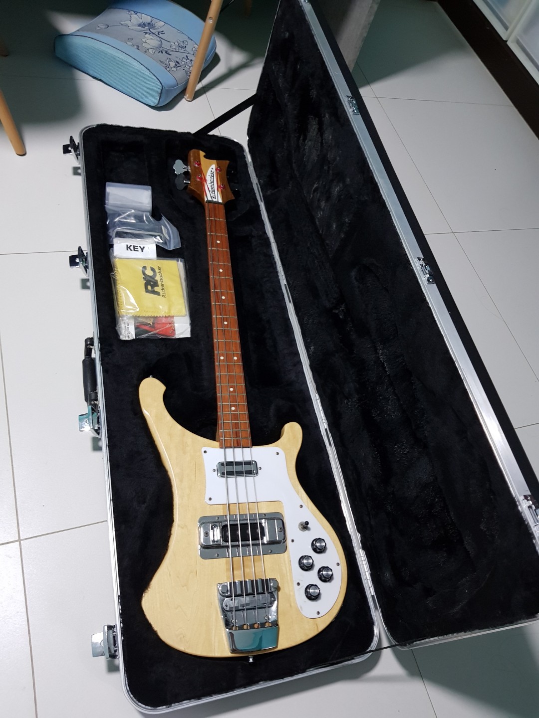 rickenbacker_4003s_bass_1560558093_06cb1a93.jpg
