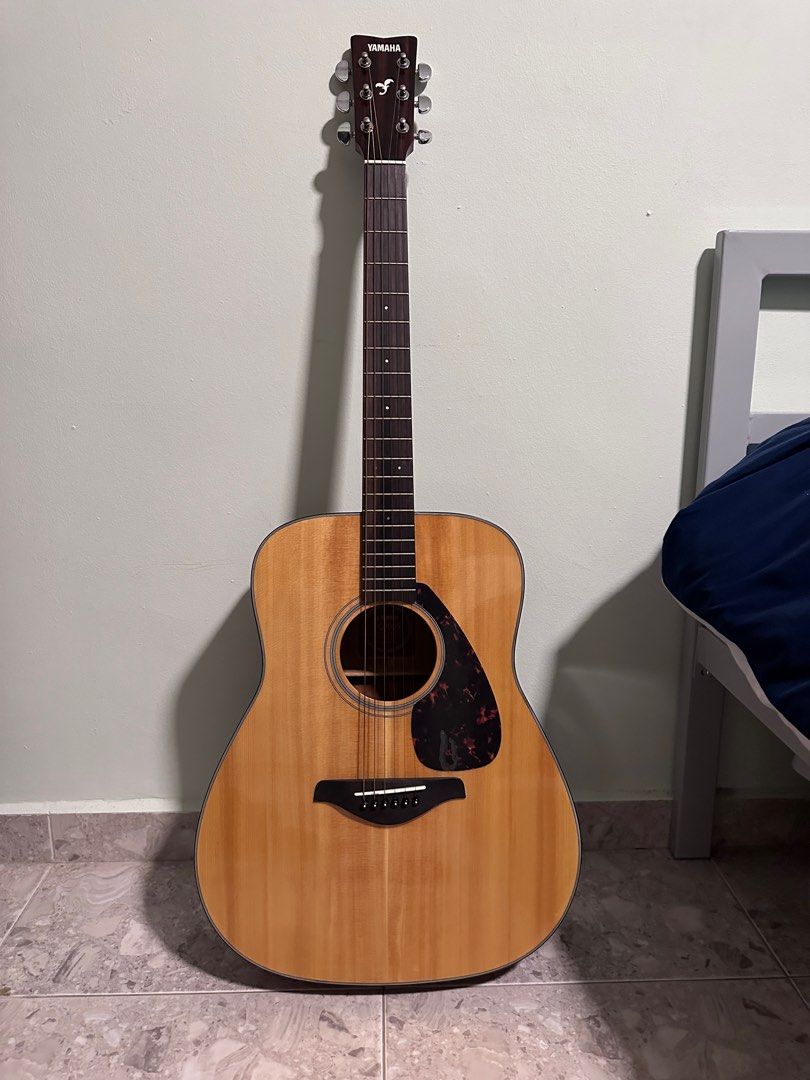 yamaha_acoustic_guitar_1682525236_724cf53c_progressive.jpg